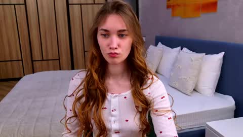 Elizabeth online show from March 14, 3:57 pm