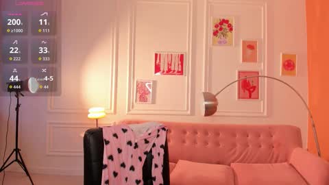 Snapshot of elizabethmad chatting on October 11, 7:35 am elizabethmad online show from October 11, 7:35 am
