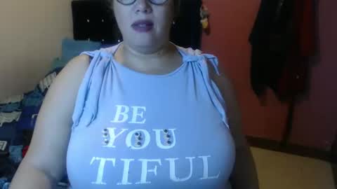 Snapshot of elizabethtaylor1 chatting on February 4, 10:43 am Elizabeth online show from February 4, 10:43 am
