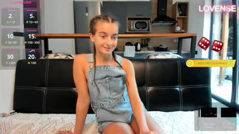 Snapshot of elizsweet chatting on September 29, 9:58 am Eliz online show from September 29, 9:58 am