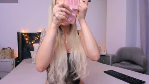 Emma  online show from December 22, 5:43 am