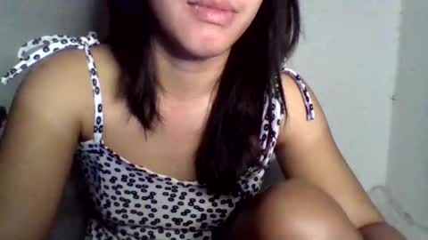 ella_babe25 online show from May 2, 10:13 pm