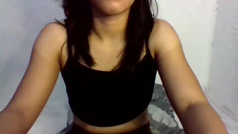 ella_babe25 online show from April 27, 9:56 pm