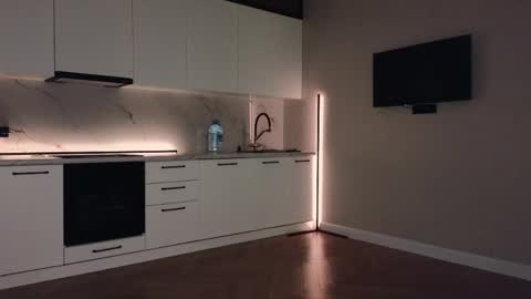 Lee online show from June 4, 2:06 am