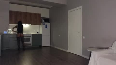 Lee online show from April 23, 3:47 pm