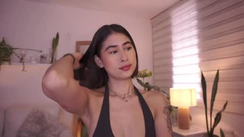 ELLA OWEN online show from April 21, 2:13 pm