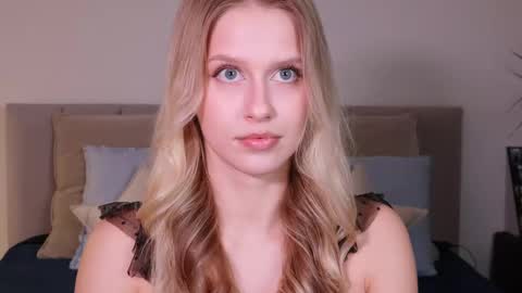 Ella online show from February 22, 7:32 pm