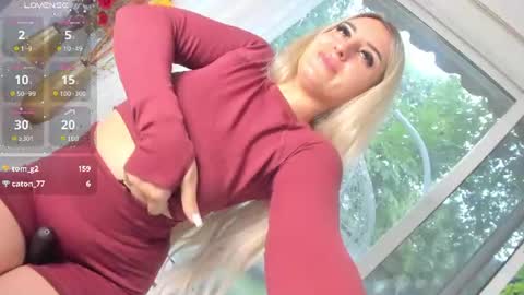 ella_vee online show from June 12, 6:43 am