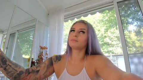 ella_vee online show from July 19, 6:59 am