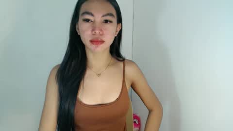 ella_walkerxxx online show from May 19, 3:35 am