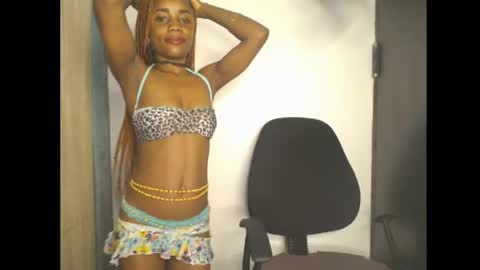 ella online show from April 25, 5:32 am