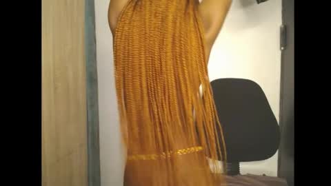 ella online show from April 25, 3:31 pm