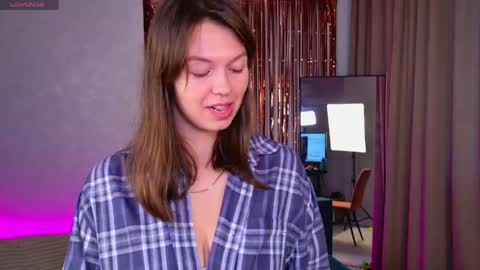 ellacanny online show from June 8, 3:29 am