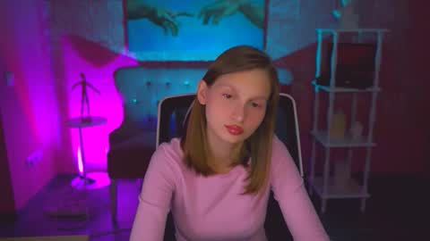 Ella online show from November 11, 4:48 pm