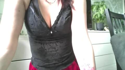 Ella online show from April 9, 10:53 am