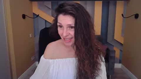 EllaLongs online show from February 5, 1:03 pm