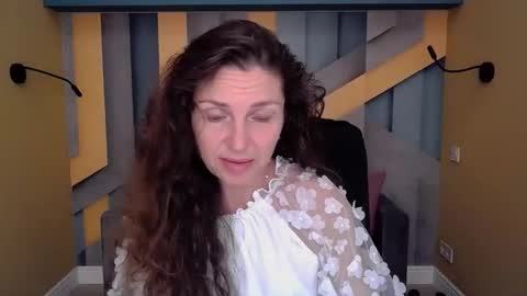 EllaLongs online show from September 14, 11:30 am