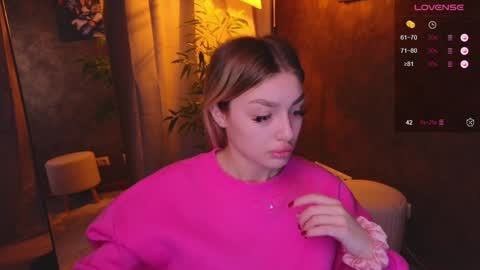 Snapshot of ellamilla chatting on January 5, 5:20 am ellamilla online show from January 5, 5:20 am