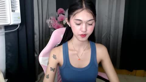 ELLA online show from April 27, 4:04 pm