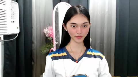 ELLA online show from April 26, 3:54 pm