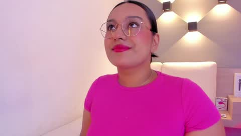 Snapshot of ellamontoya chatting on January 30, 4:37 am Ella online show from January 30, 4:37 am