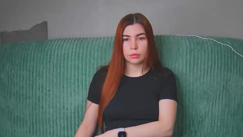 EllaNuar online show from April 2, 3:04 am