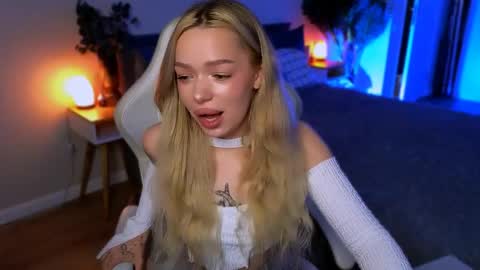 Ella online show from April 26, 5:38 am