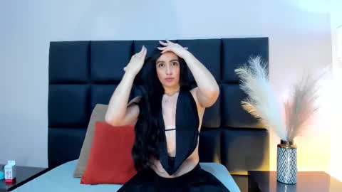 Ella VillaLuna online show from December 23, 1:53 am