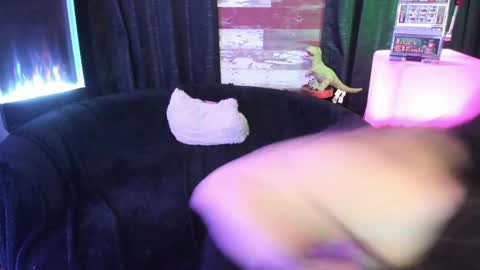 ELLE online show from October 31, 8:35 pm