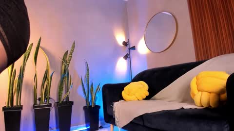 Elle online show from February 25, 10:41 pm