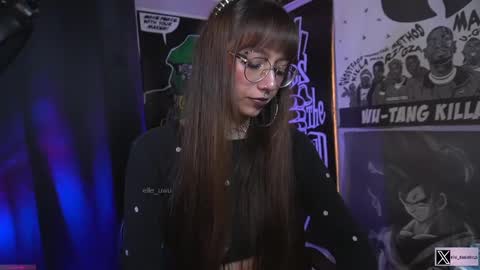 Snapshot of elle_uwu chatting on March 4, 5:34 pm follow me on instagram . online show from March 4, 5:34 pm