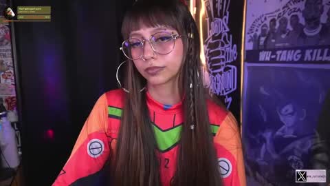 Snapshot of elle_uwu chatting on October 5, 10:15 pm follow me on instagram . online show from October 5, 10:15 pm