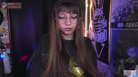 Snapshot of elle_uwu chatting on September 28, 9:31 pm follow me on instagram . online show from September 28, 9:31 pm