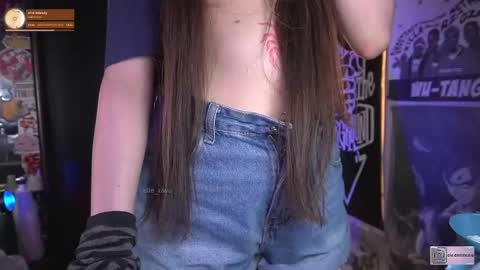 Snapshot of elle_uwu chatting on October 1, 9:53 pm follow me on instagram . online show from October 1, 9:53 pm