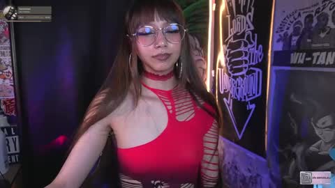 Snapshot of elle_uwu chatting on September 19, 6:51 pm follow me on instagram . online show from September 19, 6:51 pm