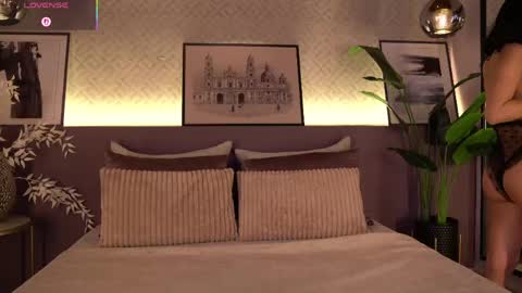 Elle Diane online show from April 27, 12:30 am