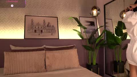 Elle Diane online show from April 23, 10:45 pm