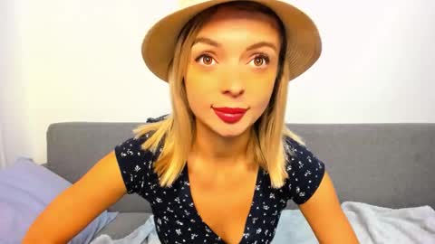 ellen_flow online show from October 14, 10:01 pm