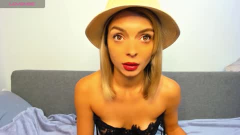 ellen_flow online show from October 15, 10:01 pm