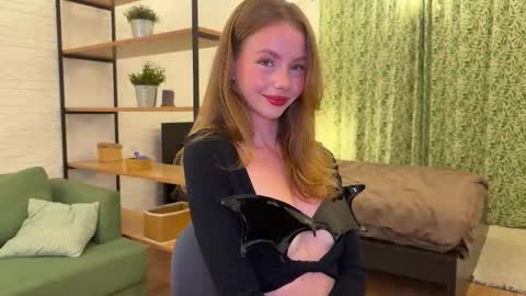 Snapshot of elli_harmon chatting on October 30, 4:08 pm Ellie  ---Ill see you either on Wednesday or Thursday and definitely on Saturday and Sunday online show from October 30, 4:08 pm