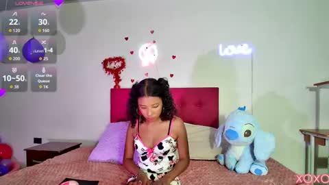 ellie_cute7 online show from August 4, 7:42 pm
