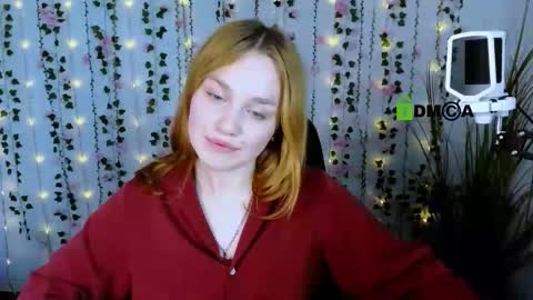 Snapshot of ellie_fire chatting on October 9, 9:52 pm Ellie online show from October 9, 9:52 pm
