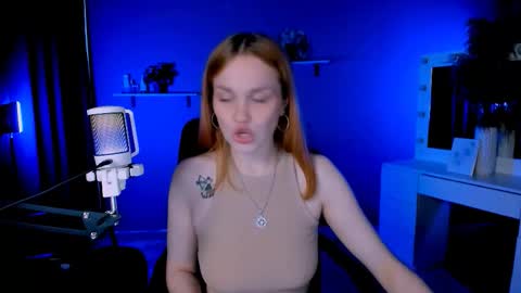 Snapshot of ellie_fire chatting on October 2, 1:32 am Ellie online show from October 2, 1:32 am