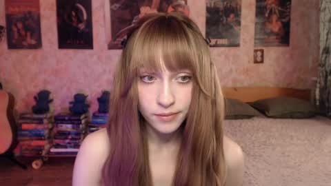 ellie_friendly online show from April 25, 1:52 am