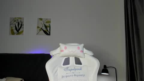 Snapshot of elliedi chatting on September 24, 7:46 pm elliedi online show from September 24, 7:46 pm