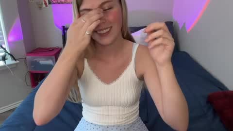 Ellie online show from April 26, 9:01 pm