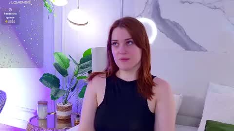 elliegarson__ online show from June 20, 6:55 pm
