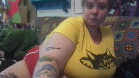 Ellie Louise online show from April 29, 8:36 pm