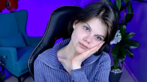 elliemurler online show from September 17, 9:18 am