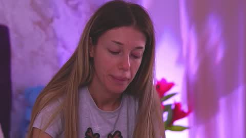 EllinaNuria online show from March 16, 4:04 am